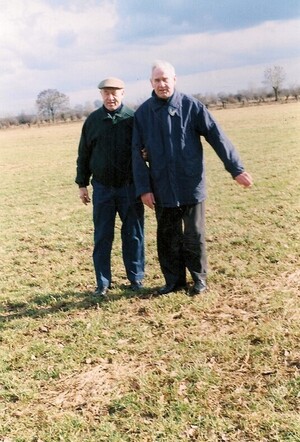 Balik left with the farmer Harrie Verberkt, owner of the field
