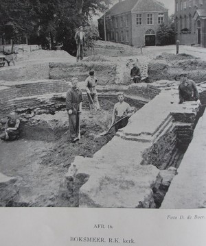 Boven de oude school op het kerkhof