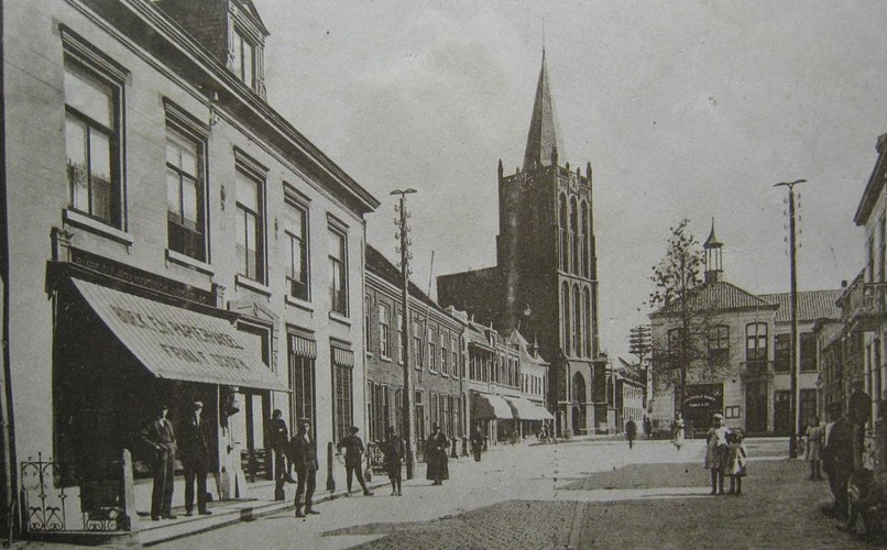 Het Wilhelminaplein, 3 eeuwen leven en werken in het hart van Boxmeer